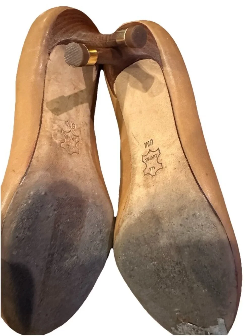 Tory Burch Leather Pumps Size 6 Nude Metal Logo Detail On Heel
